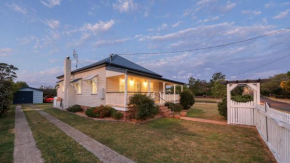 Creekview Cottage - 70 Lock Street, Stanthorpe